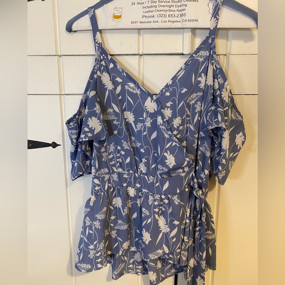 Sienna Sky Cold Shoulder Faux Wrap Top with Tie. Elasticized Waist. Beautiful. M